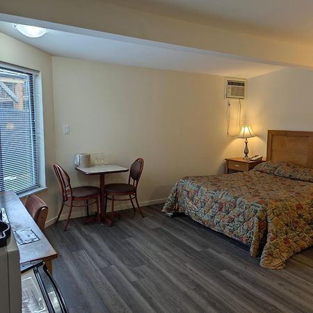 Summerland Motel 외부 사진