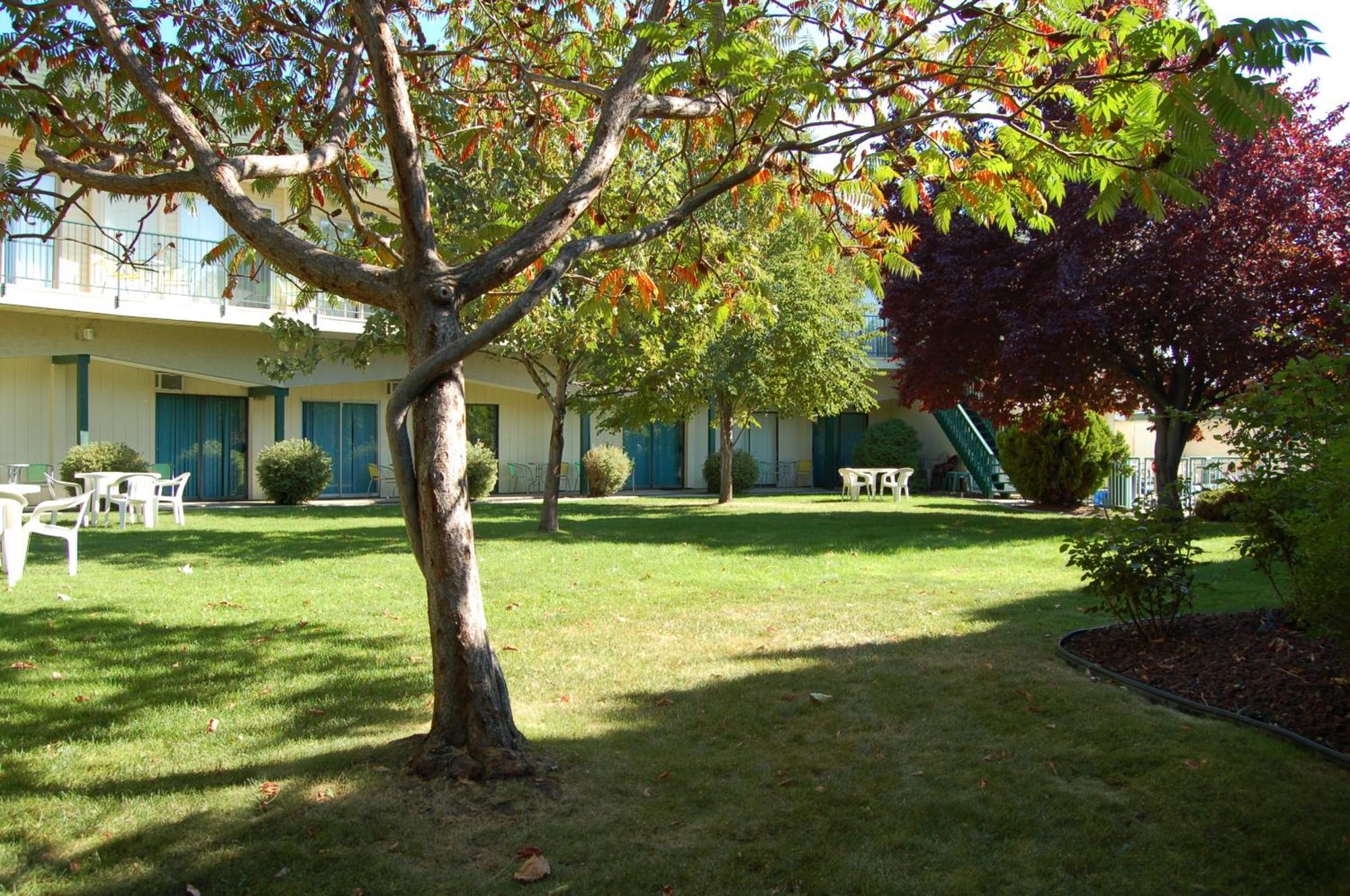 Summerland Motel 외부 사진